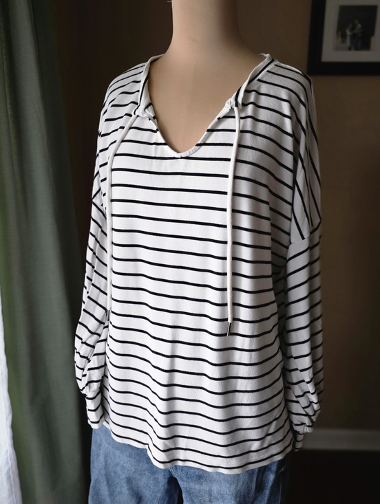 CAbi Tops - Cabi Relax Game Day Striped Pullover Sweatshirt - Women's Size Medium